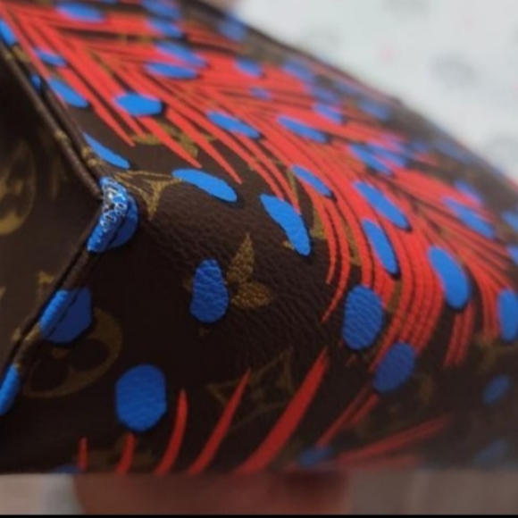 🎁SOLD🎁 Toiletry 26 Jungle edition - Picture 10 of 13